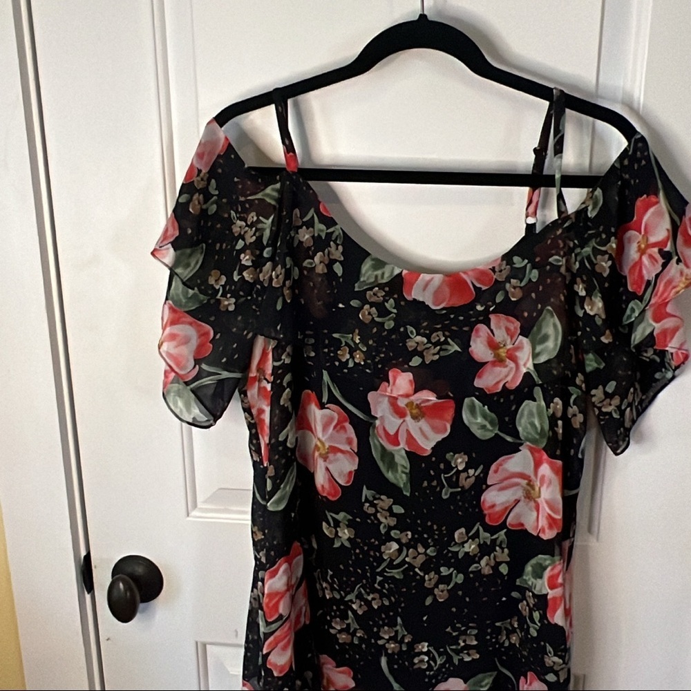 Cabi Floral Cold Shoulder Top
